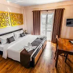 Hotel La 4*