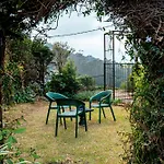 Hillcroft Villa *