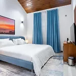 Hotel Opulent *
