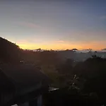 Redwood Inn Homestay