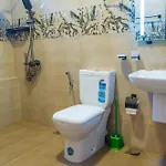 Carlton Apartment *
