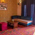 Carlton Apartment *