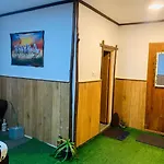 20/20 Wood Homestay *