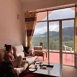 Homestay Woods Hut Nuwara Eliya