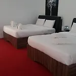 La Cottage Boutique Hotel & Restaurant Hotel