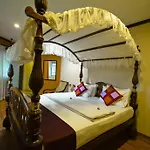 Hillcrest Villa