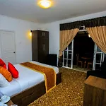 La Cottage Boutique Hotel & Restaurant Hotel