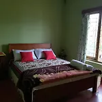 Sam\'S Place