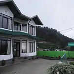 Nadee Nama Guest Inn