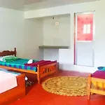Yoho Toppass Breeze Hotel