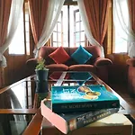 Comfort Inn & Hostel