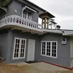 Homestay The Galways Edge
