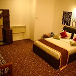 La Cottage Boutique Hotel & Restaurant Hotel