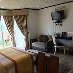Misty Hills Boutique Cottage