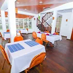 Yoho Pello Lake Resort