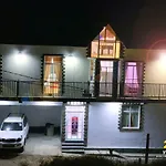 Y2K Holiday Home