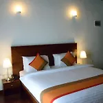 Villa Serenus Boutique *