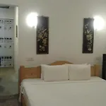 Woods Hut Homestay *