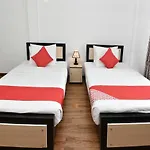 Oyo 430 The Turf Villa