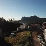 Misthill Rest - Lavish Nuwara Eliya