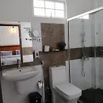 Misthill Rest - Lavish Nuwara Eliya