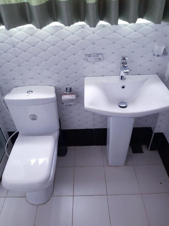 Oyo 487 Sudha Ozone Freeze 3*