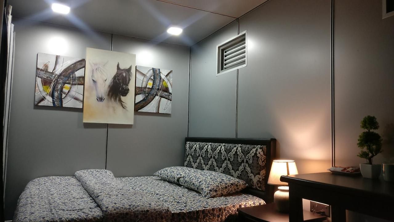 Container Edge Hotel