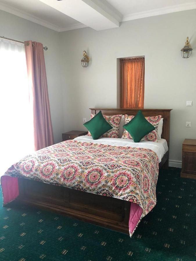 Little England By Celeste Hotel