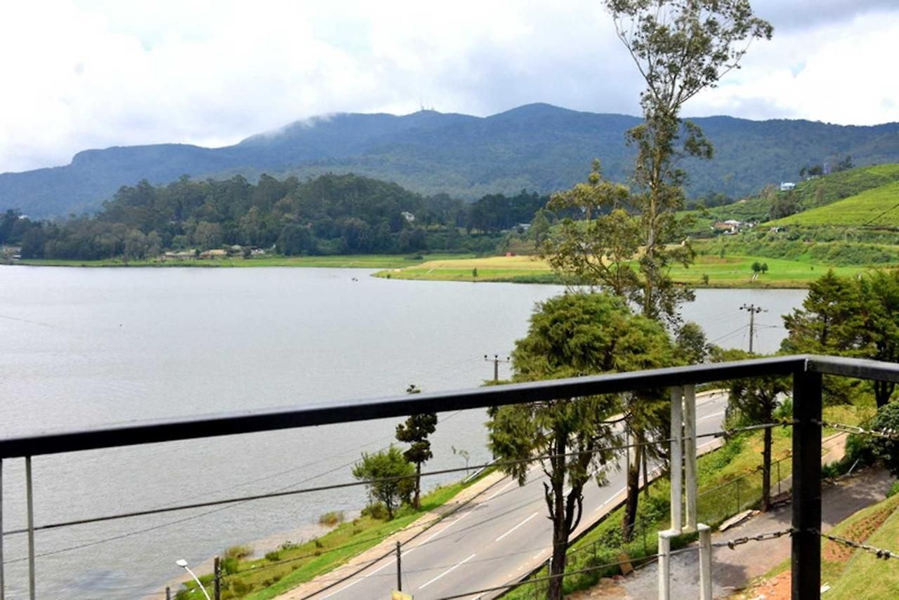 H2o Lakeside Hotel *