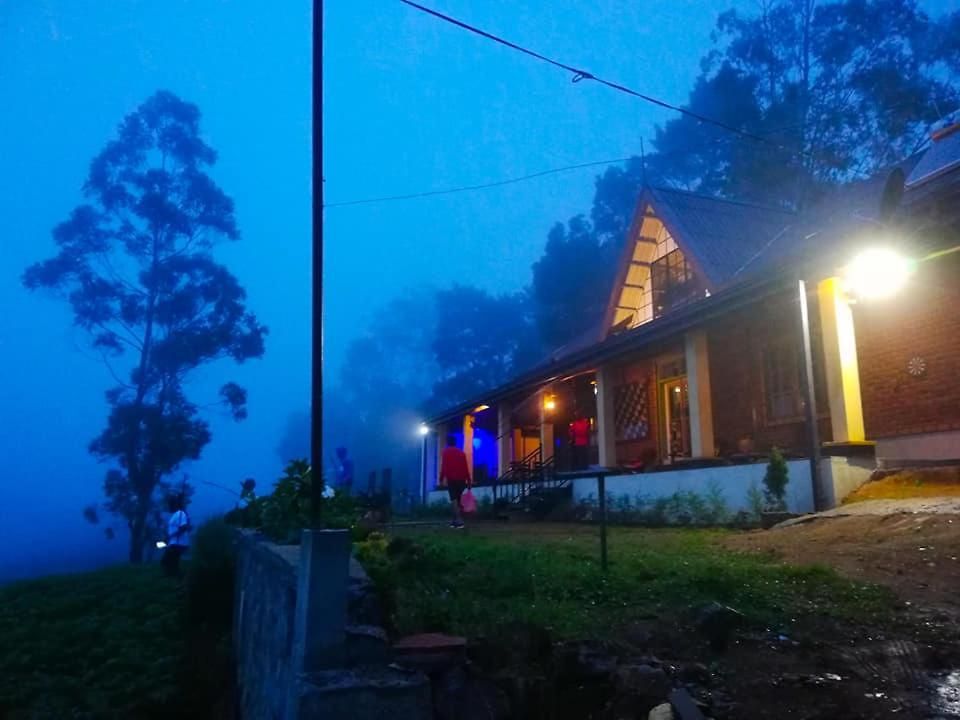 Shadow Mask Bungalow Guest house *