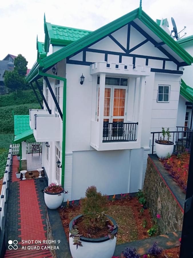 White Vintage Bunglow * Nuwara Eliya