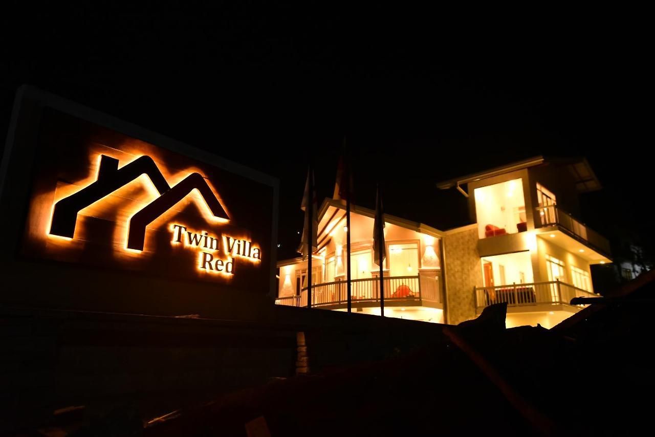 Twin Red - Luxury With Mountain View Hotel *