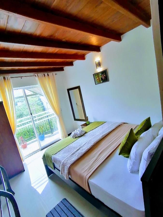 Moon Plains Luxury Apartment