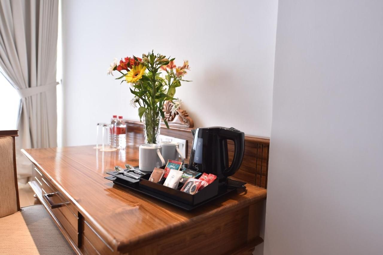 Hotel Araliya Red - Budget Friendly Hotel- Where Find Stunning 360 Panoramic View Of Nuwara Eliya