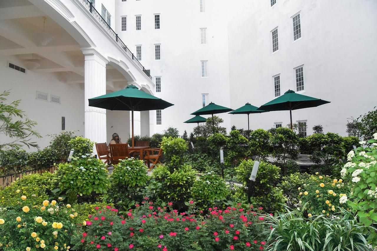 Araliya Red - Budget Friendly Hotel- Where Find Stunning 360 Panoramic View Of Hotel Nuwara Eliya