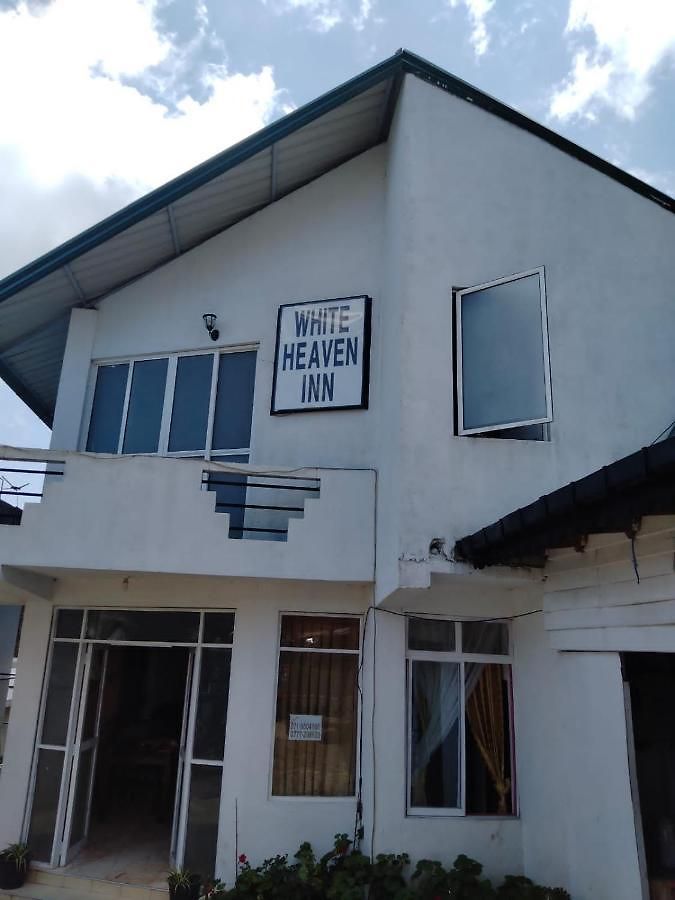 White Heaven Inn Guest house *