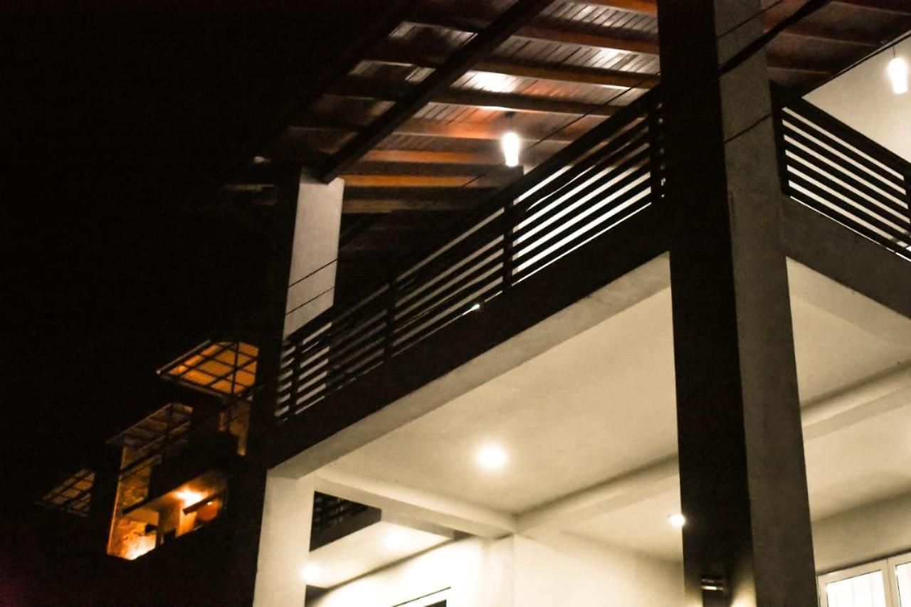 Hotel J's 3*