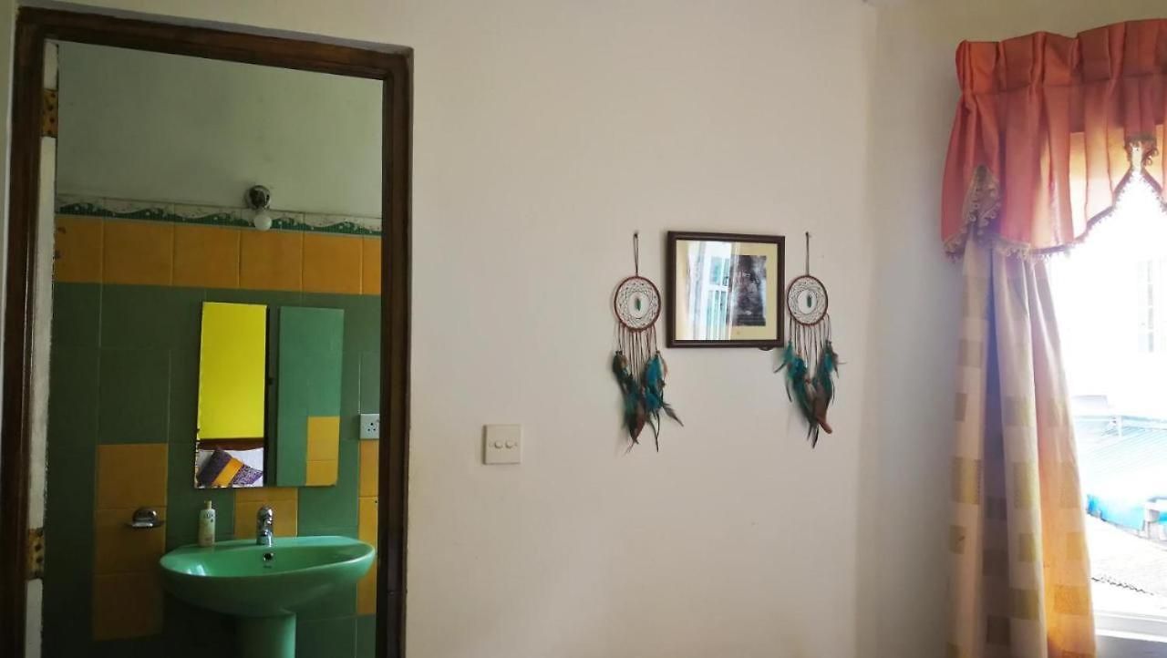 Uyou Ceylon Guest House Bed & Breakfast *