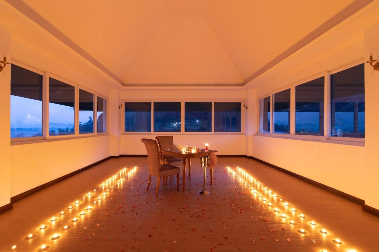 Araliya Red - Budget Friendly Hotel- Where Find Stunning 360 Panoramic View Of Hotel Nuwara Eliya