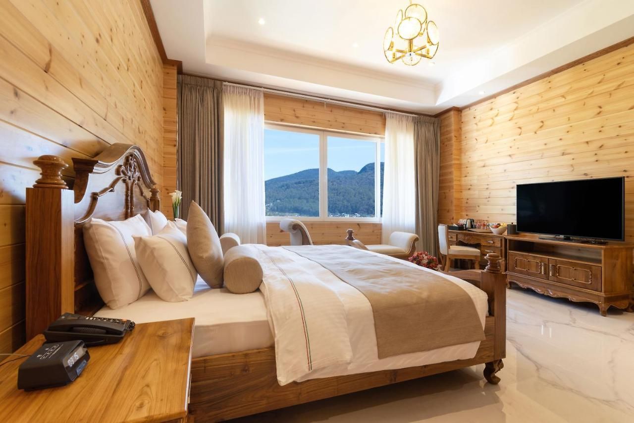 Araliya Red - Budget Friendly Hotel- Where Find Stunning 360 Panoramic View Of Nuwara Eliya