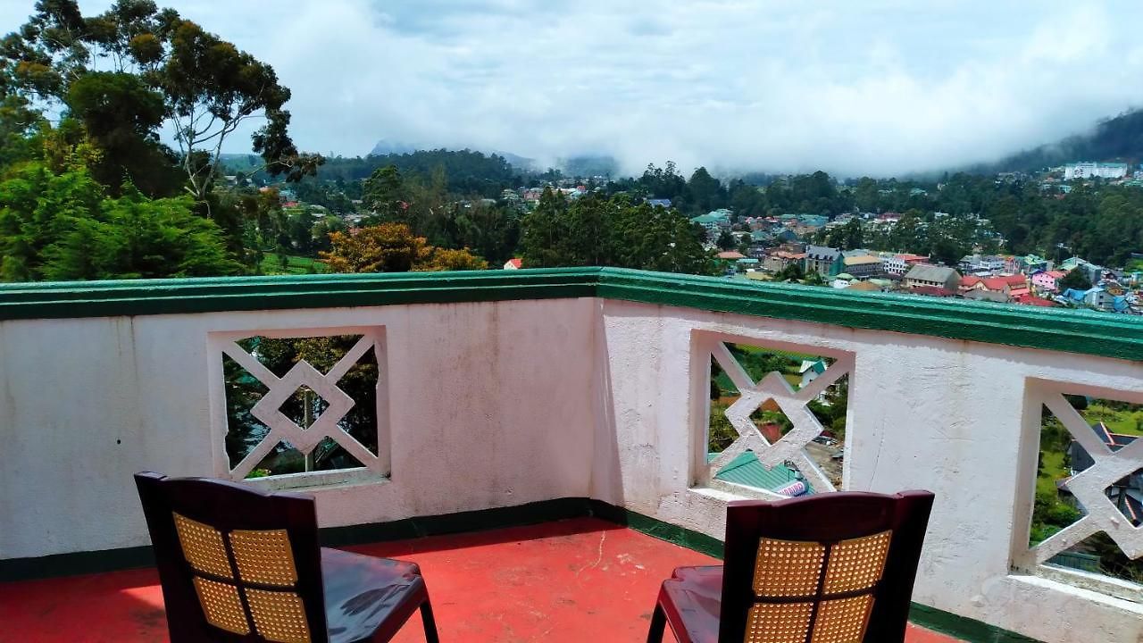 Hotel Forestside &