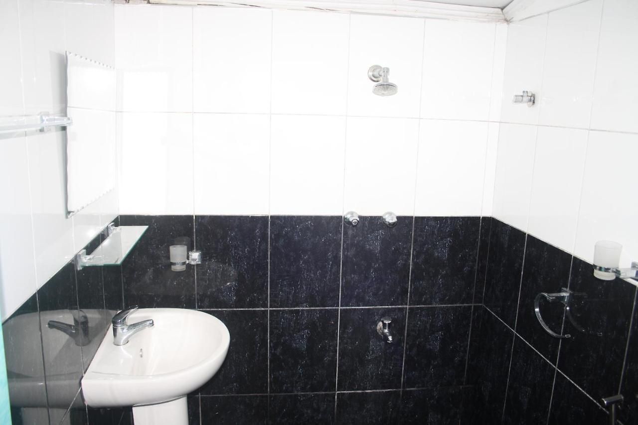 Bezel Hotel 3*