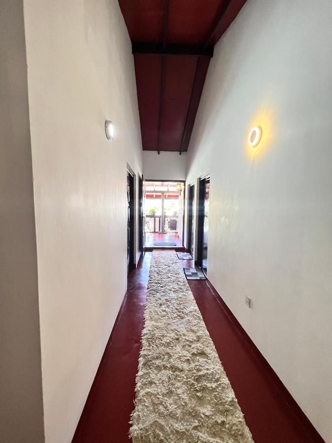 Hill Top Inn Guest house *