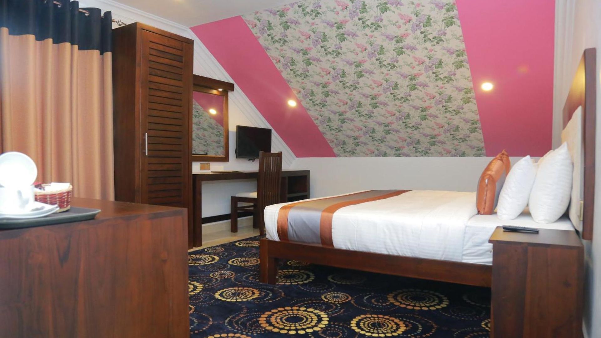 Galaxy Grand Hotel