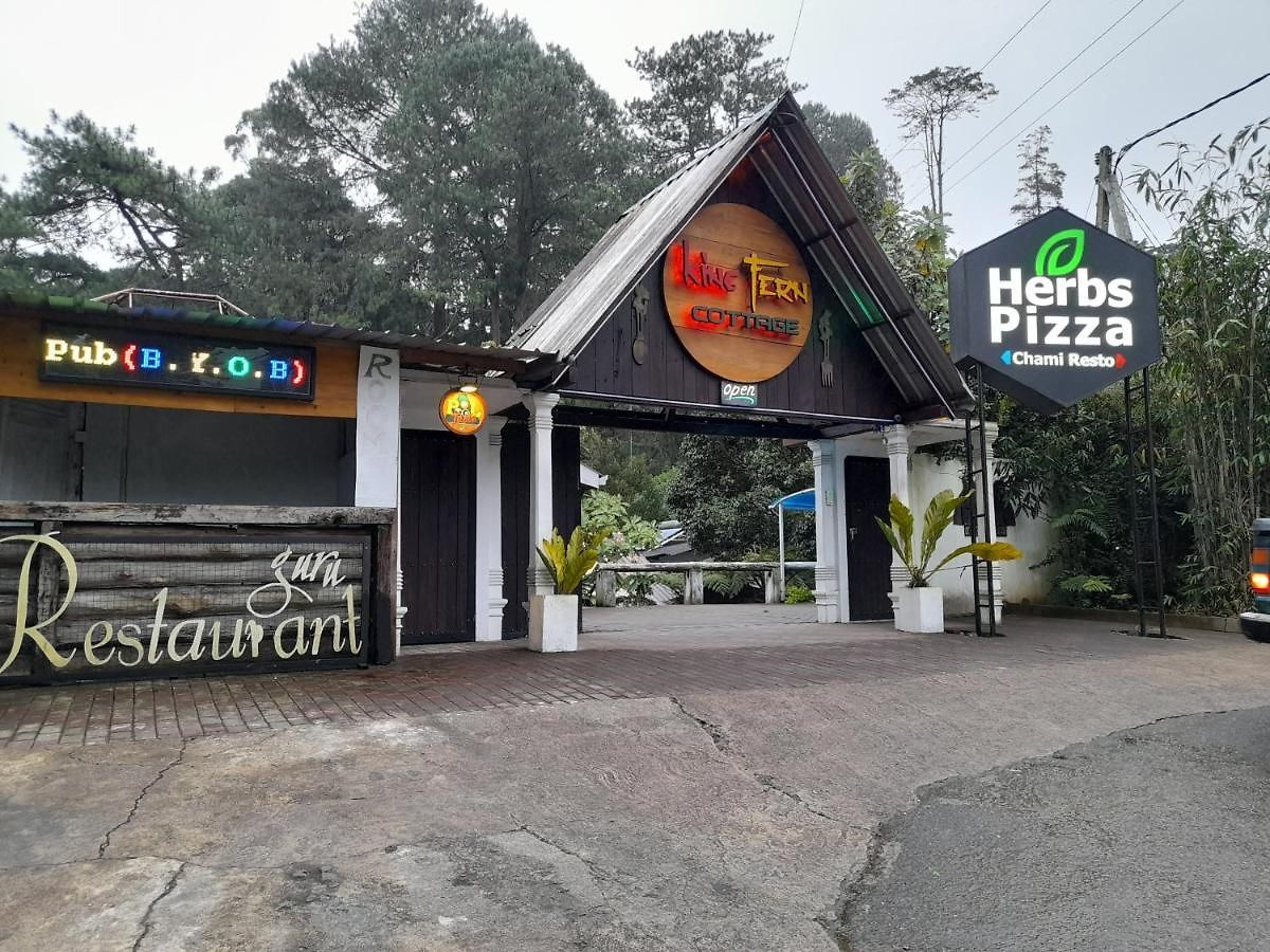 Kingfern Hotel *
