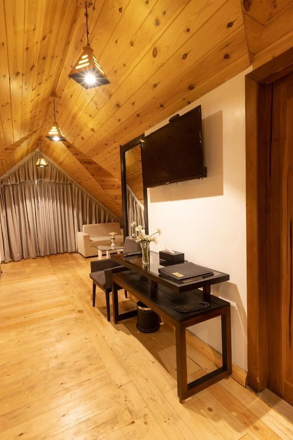 Hotel Grand Turf Nuwara Eliya