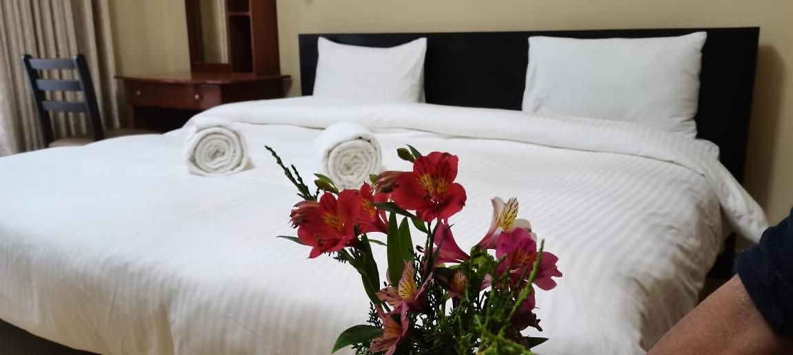 Nuwara Eliya Hotels *