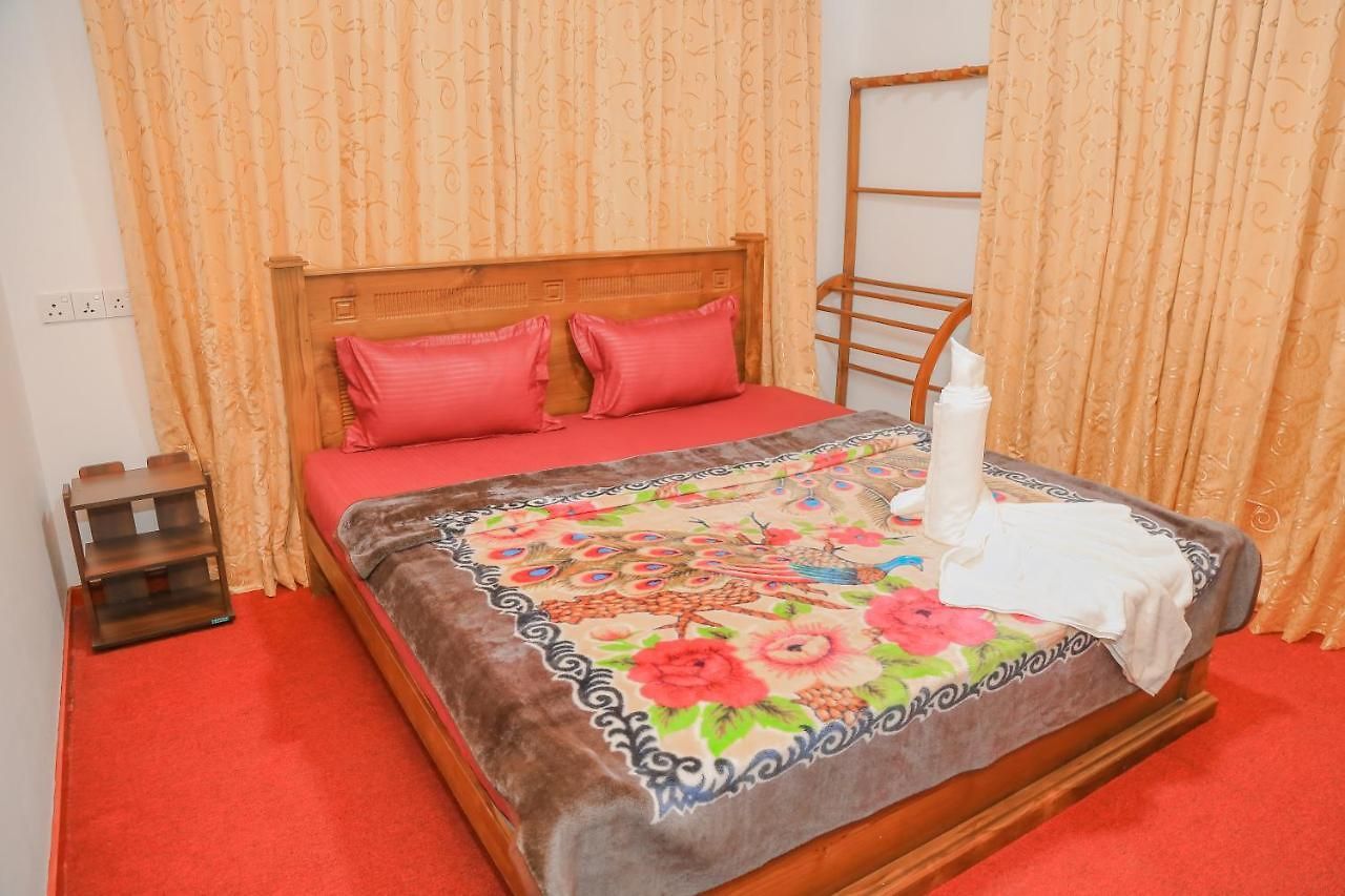 Hotel Royal Guest *