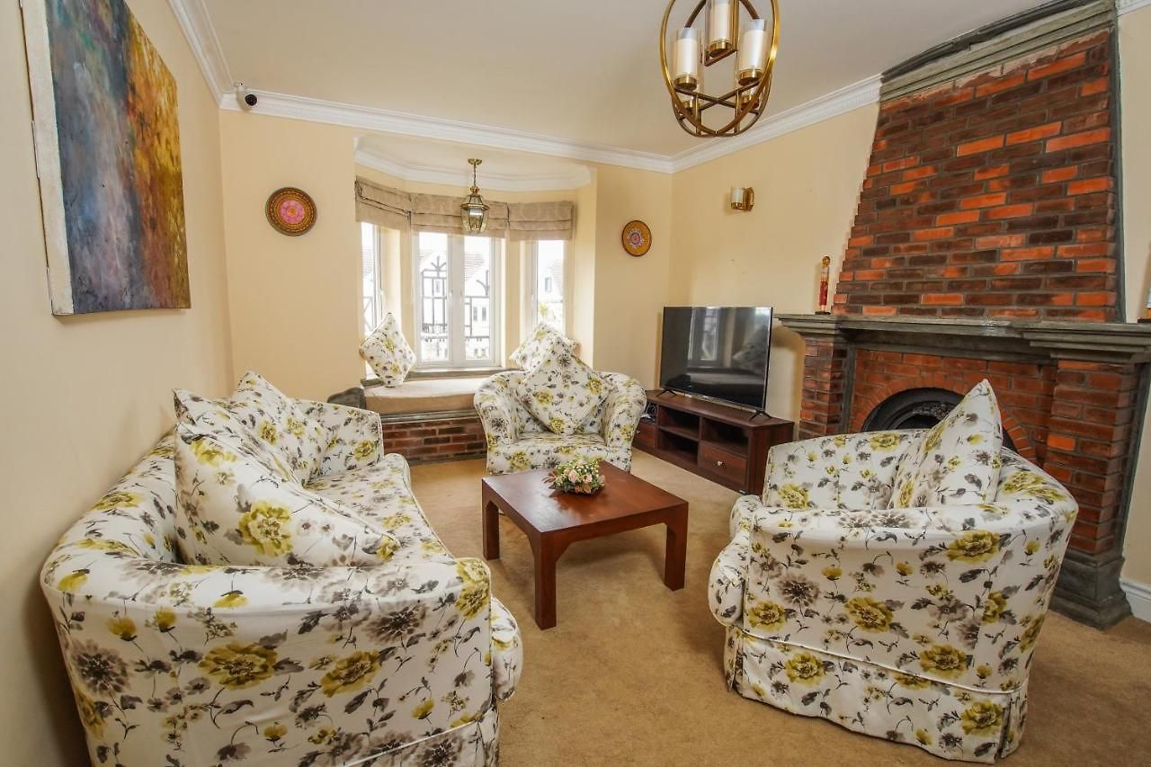 Willows - Little England Villa