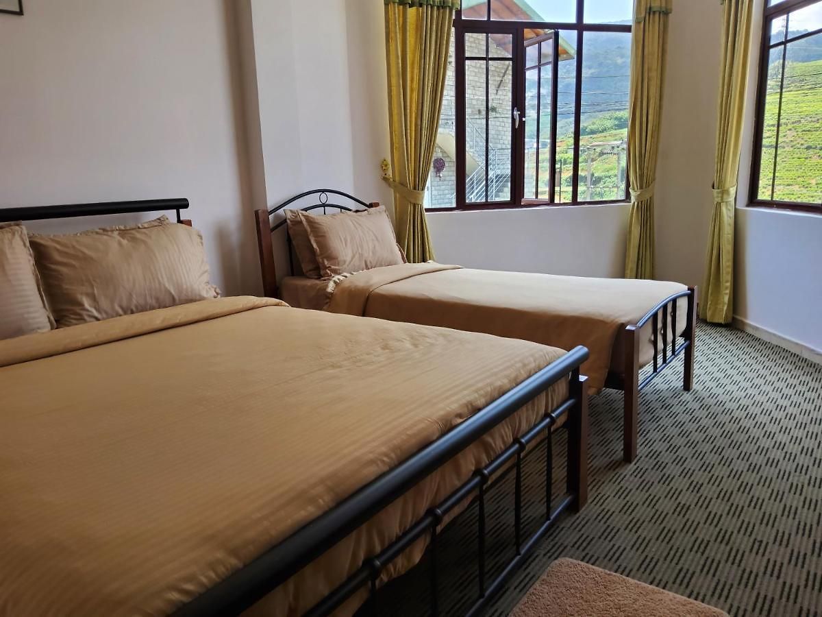 Royal Hotel *
